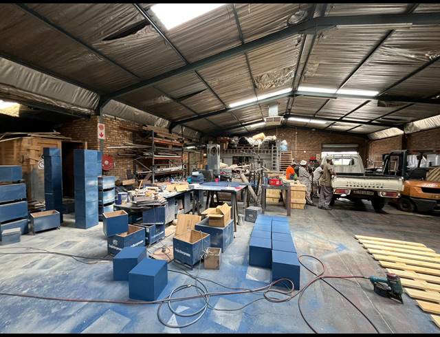 600M² WAREHOUSE FOR SALE IN DAGGAFONTEIN